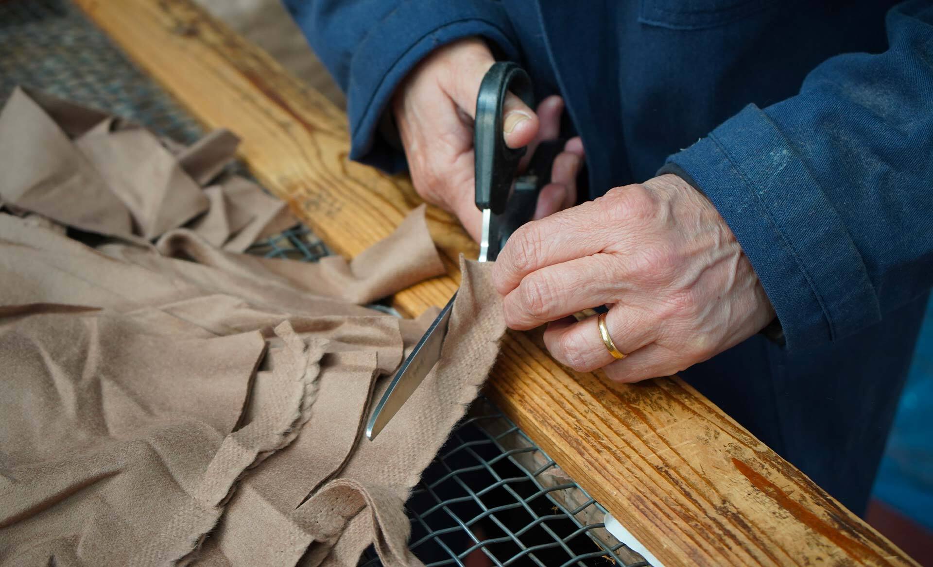 La produzione tessile Made in Italy sta scomparendo? - Rifò
