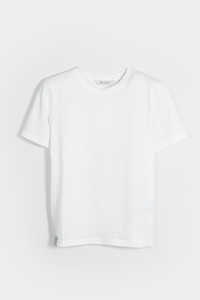 T shirt Bianca Donna Cotone Rigenerato Mimma - Rifò

T-shirt 100 cotone donna bianca, prodotta in Italia per una moda etica in cotone organico e riciclato. Scopri tutte le magliette donna maniche corte di Rifò!
