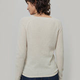 Maglia Donna Lana Extrafine Riciclata Francesca  - Rifò Lab Moda circolare made in Italy 
Beige Papiro
Maglione da donna in 100% lana extrafine riciclata blu, solo 170 gr, traspirante e leggero come una seconda pelle. Scegli la moda made in Italy di Rifò!